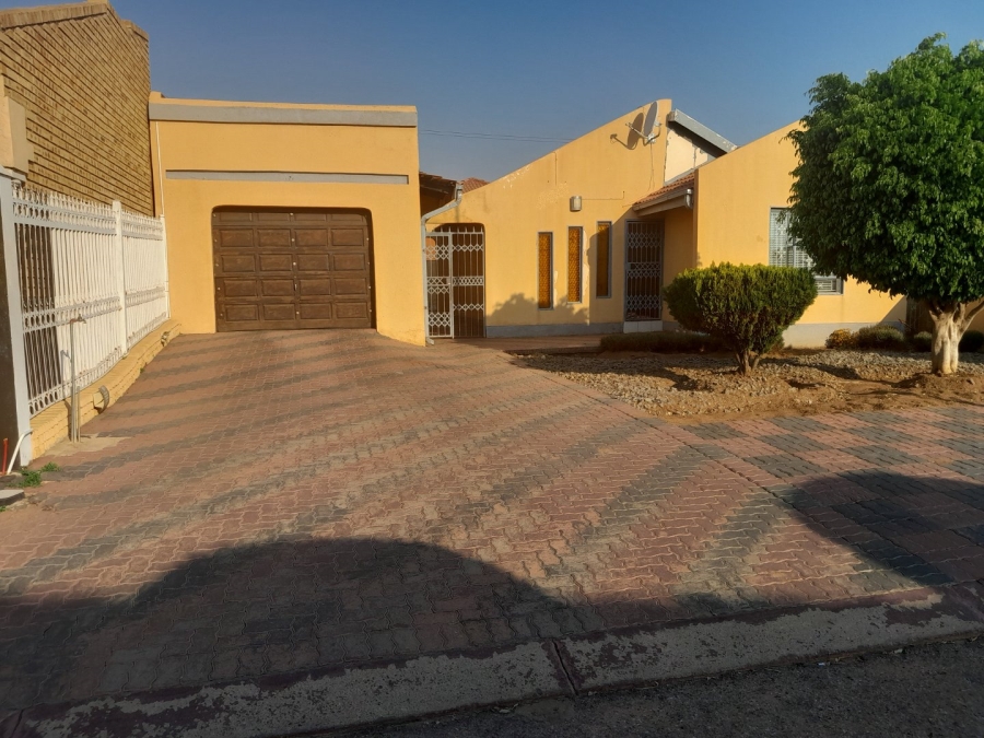 2 Bedroom Property for Sale in Mabopane Unit X North West